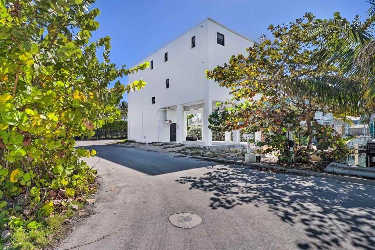 780 92nd Street Ocean - Photo 4 of 37