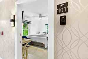 featured image of 91865 Overseas Hwy #101