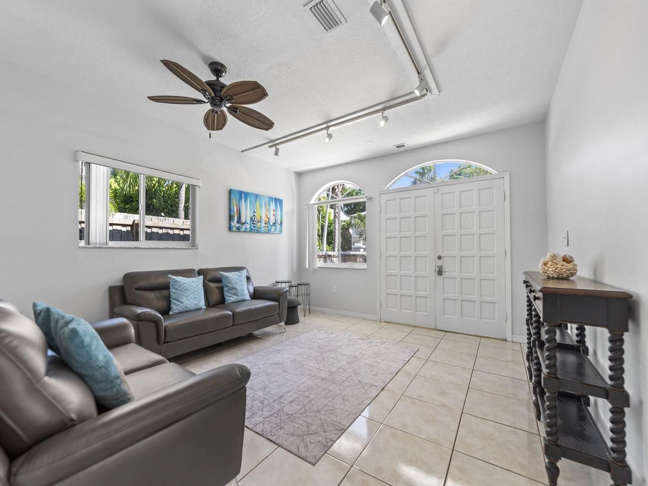 6 Se Marlin Ave - Photo 5 of 47