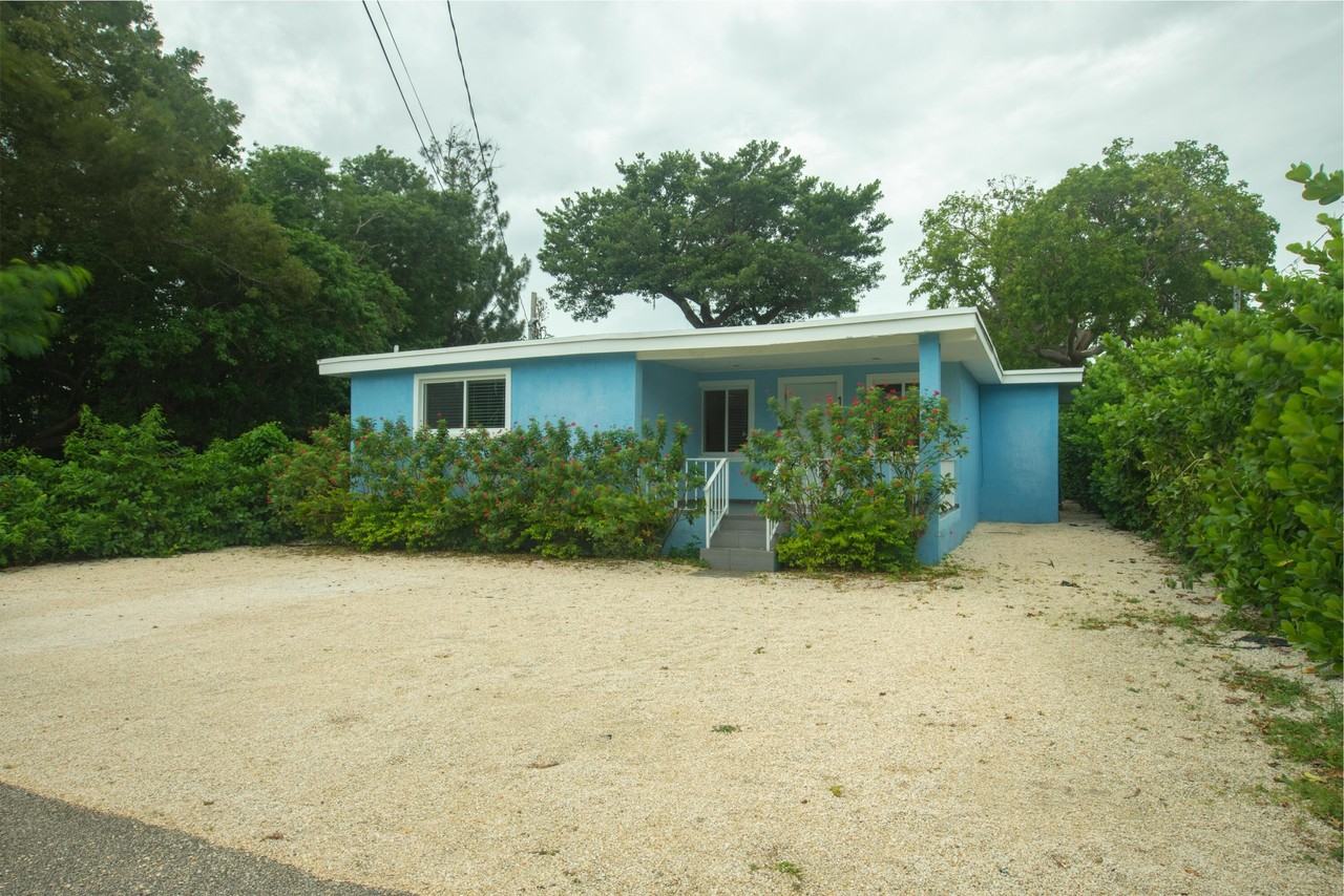 11 Judy Pl - Photo 2 of 31