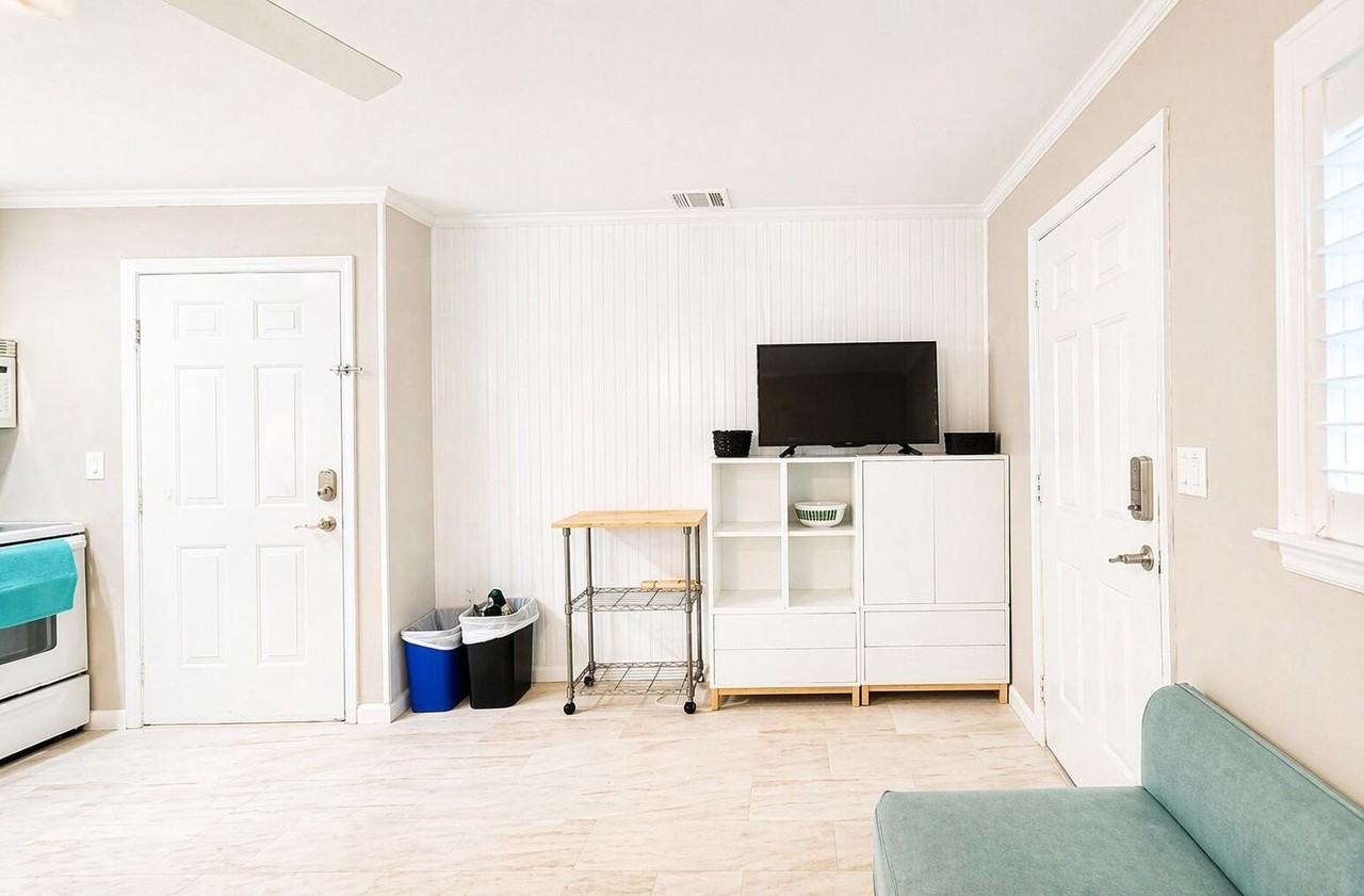 8 N Marlin Ave - Photo 3 of 12