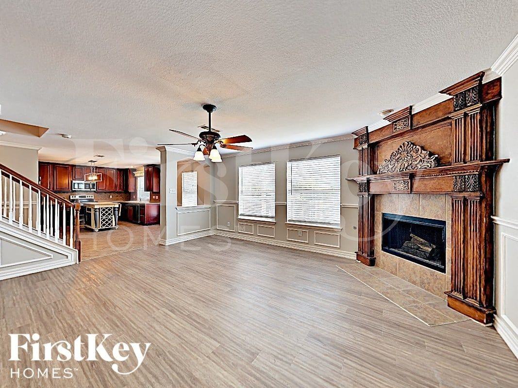9812 Westmere Ln - Photo 5 of 17