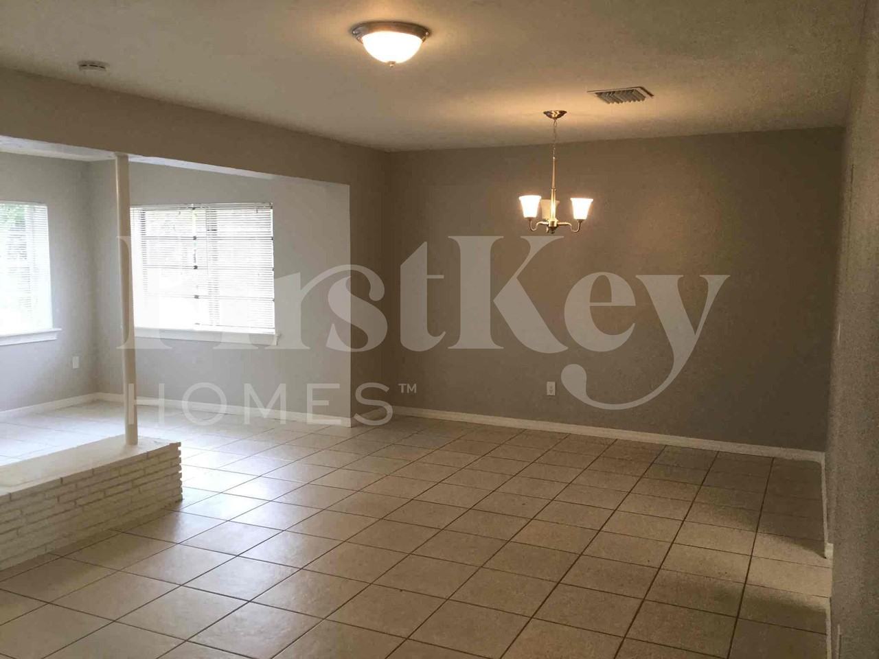 980 Nw 182nd St - Photo 3 of 19