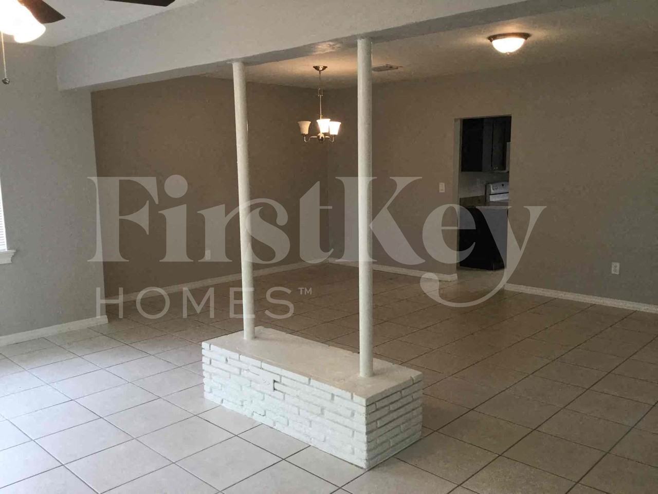 980 Nw 182nd St - Photo 5 of 19