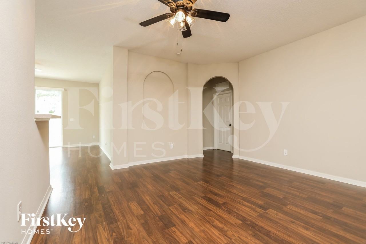 965 Marietta Ln - Photo 2 of 15