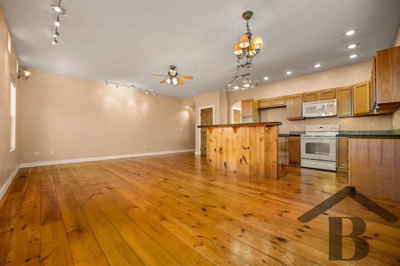 1522 S Tuscany Ct - Photo 5 of 38