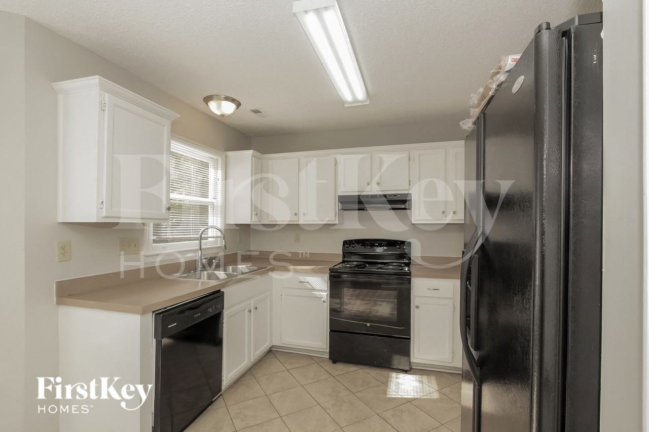 7906 Trotter Rd - Photo 7 of 15