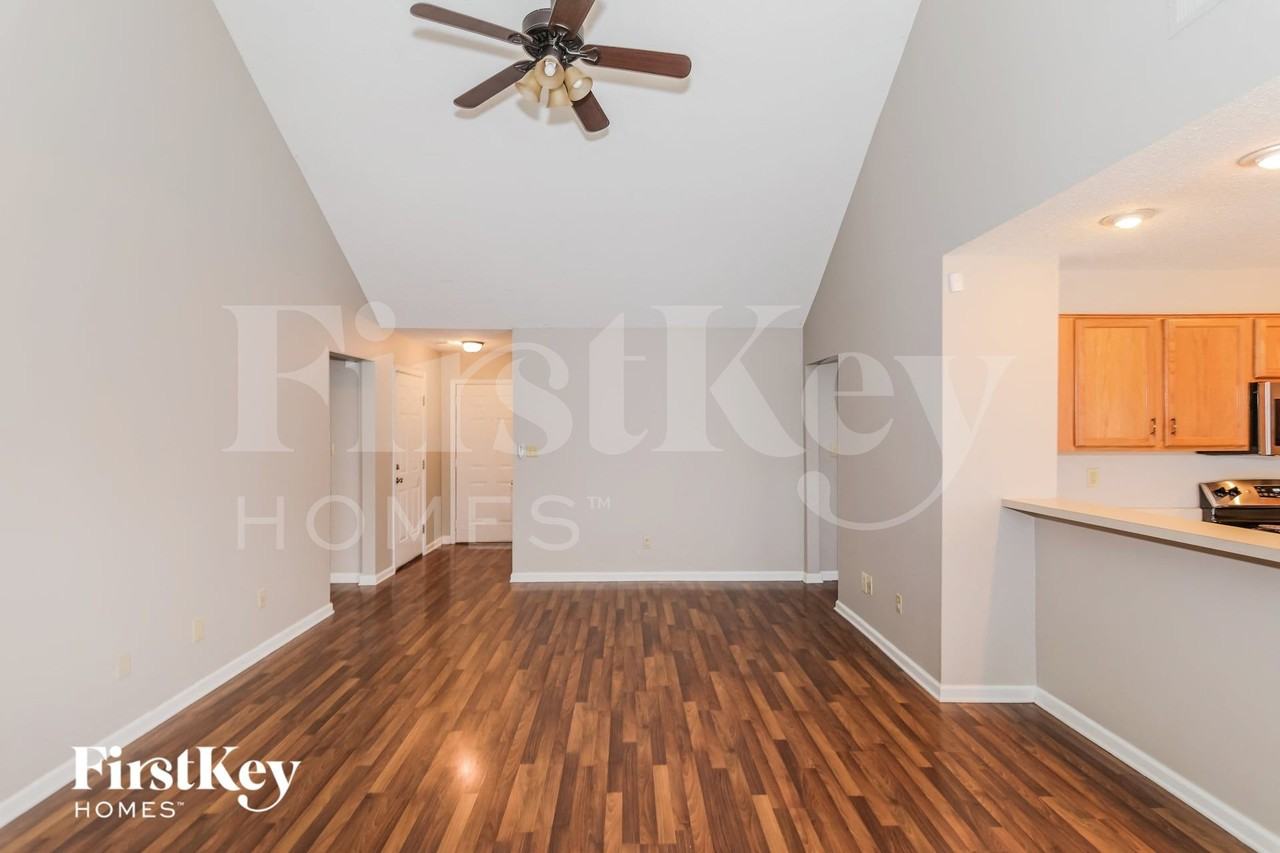 7056 Ireland Dr - Photo 3 of 15