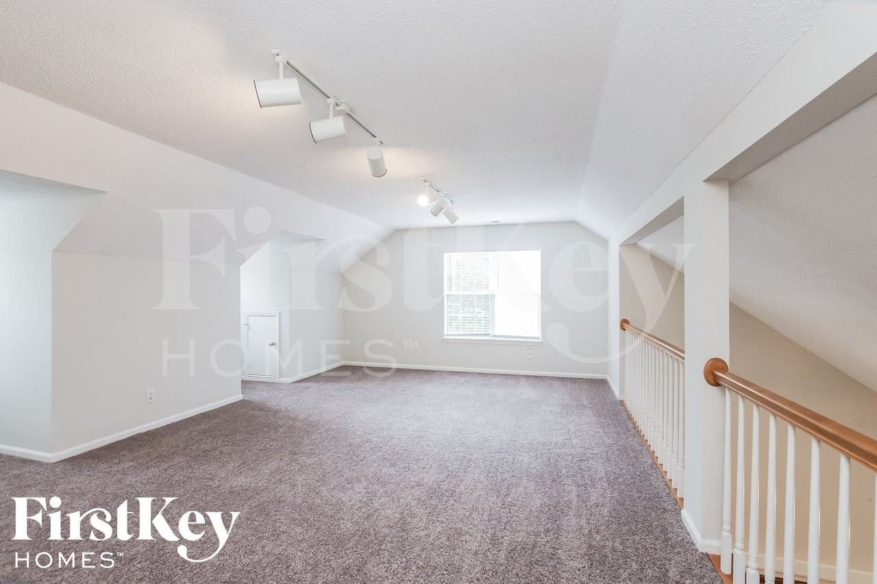 7031 Reedy Creek Rd - Photo 2 of 15