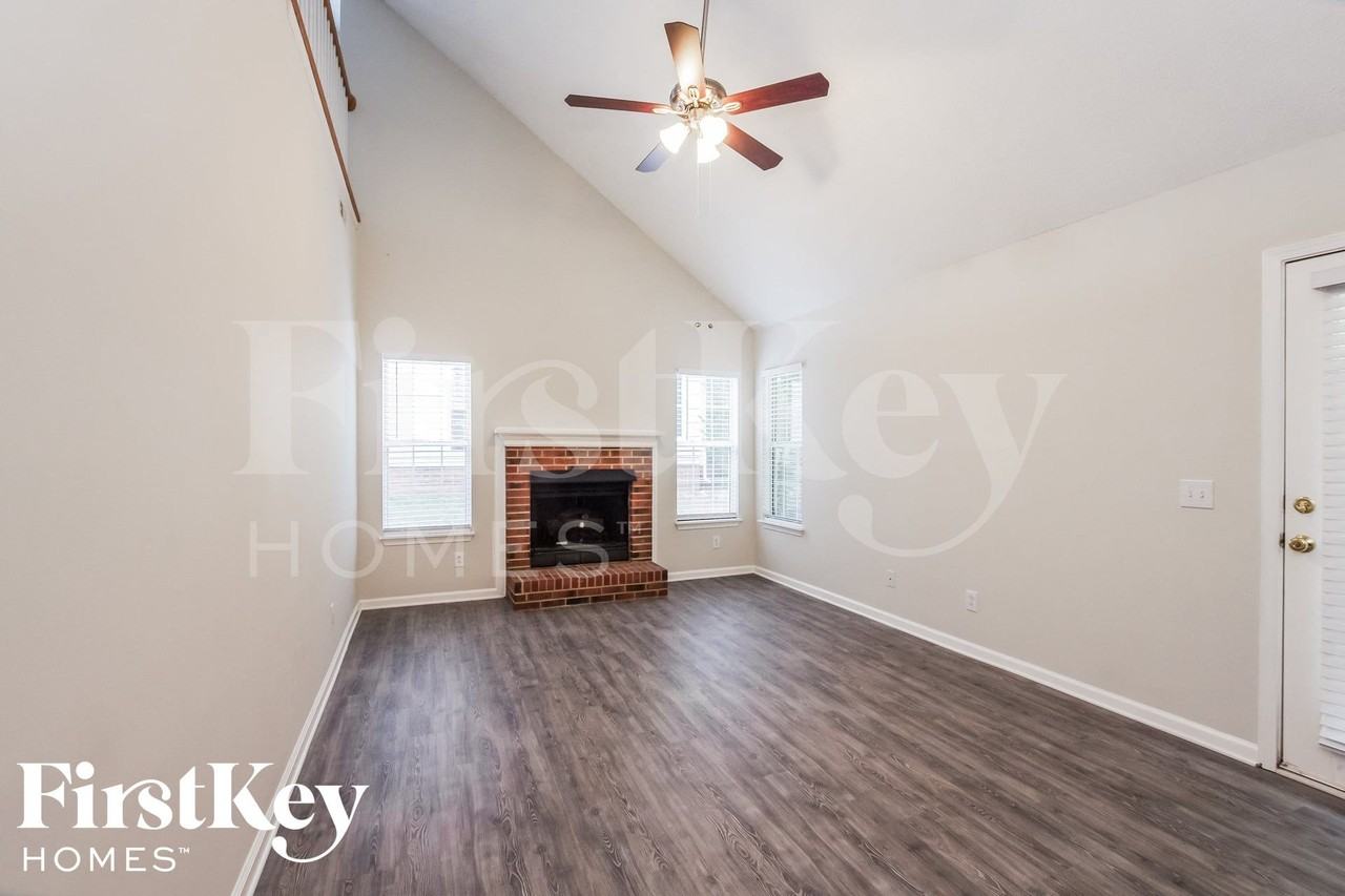7031 Reedy Creek Rd - Photo 7 of 15