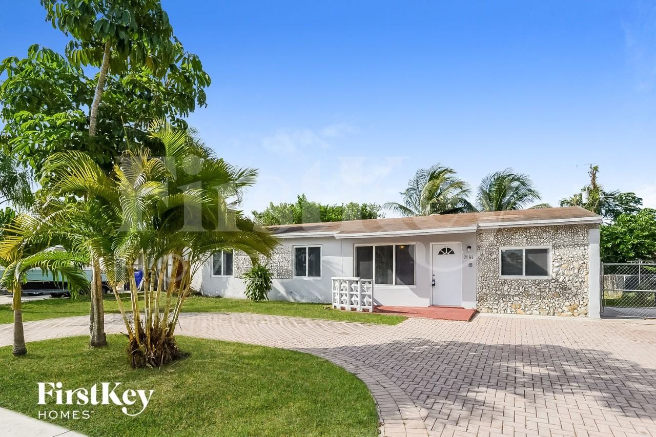 6820 Sw 16th Ct - Photo 2 of 15