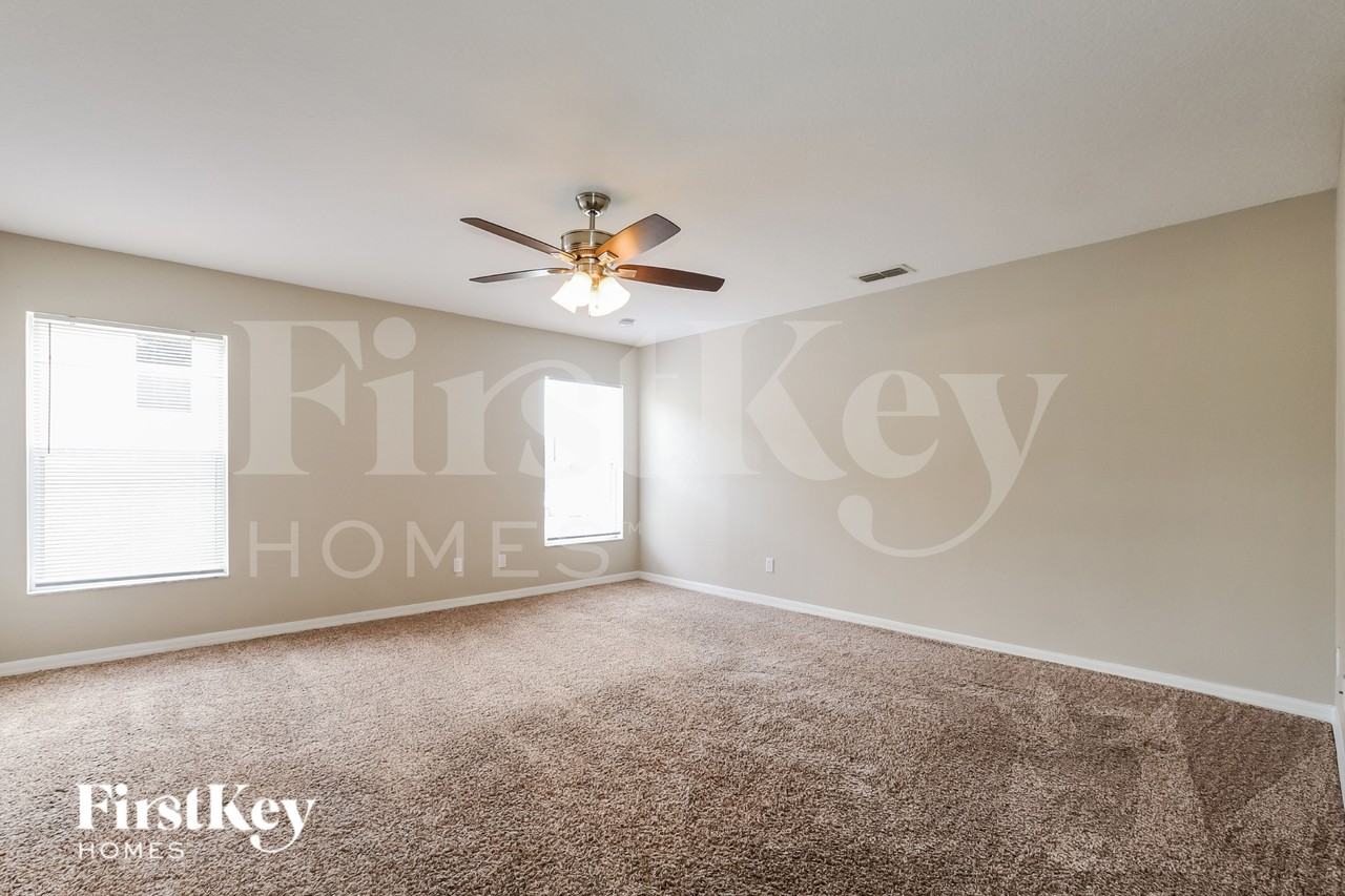 642 Skyridge Rd - Photo 6 of 16