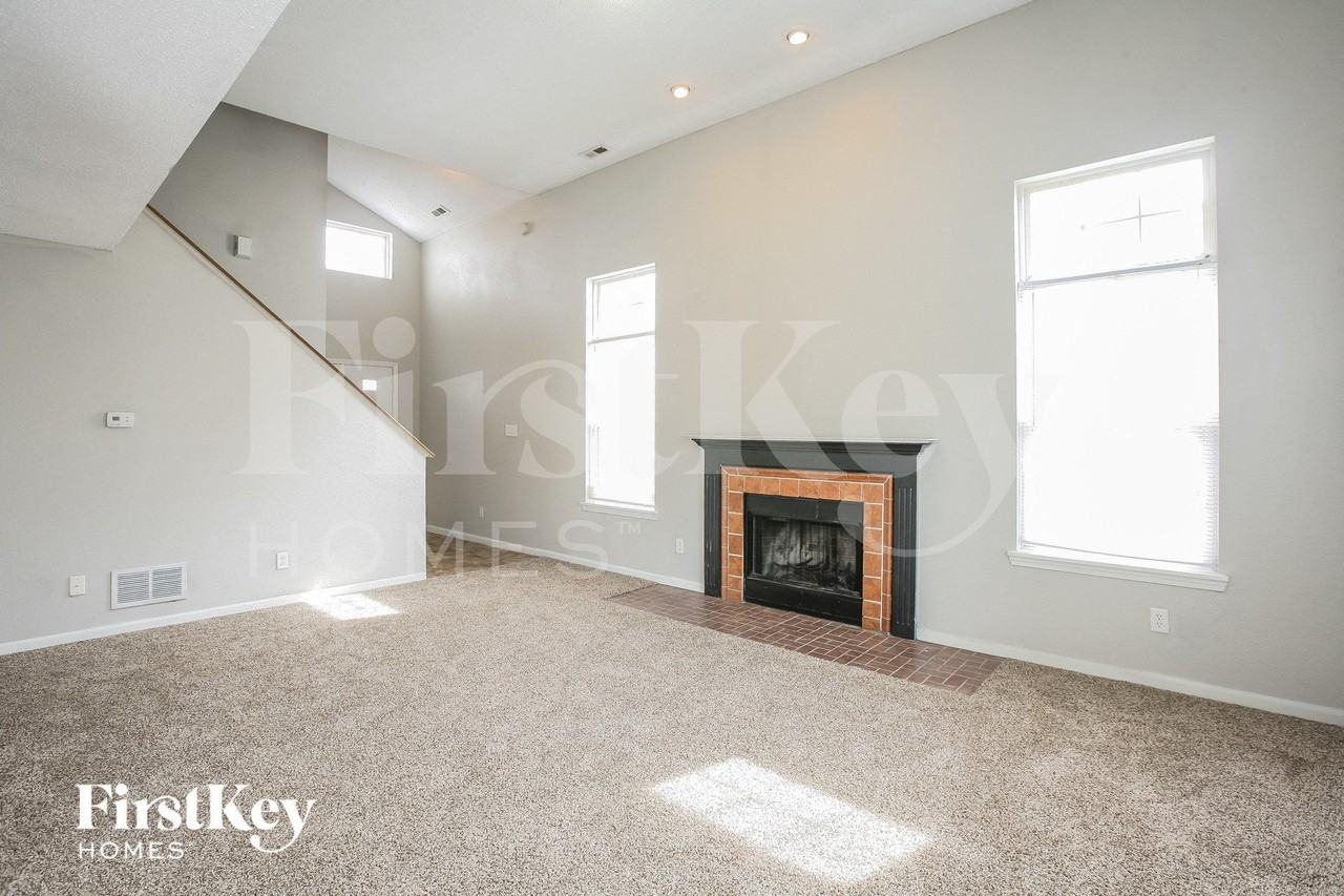 6230 Long River Ln - Photo 4 of 15