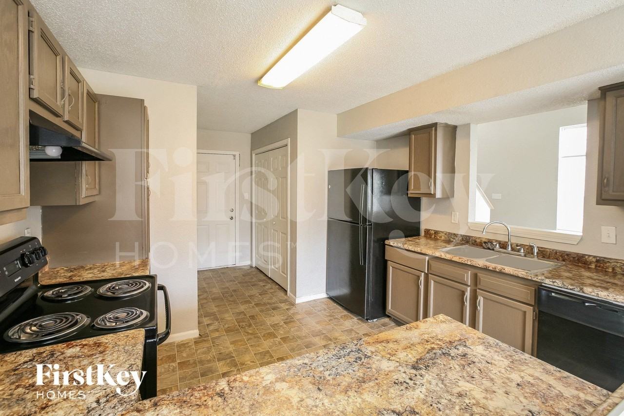 6230 Long River Ln - Photo 5 of 15