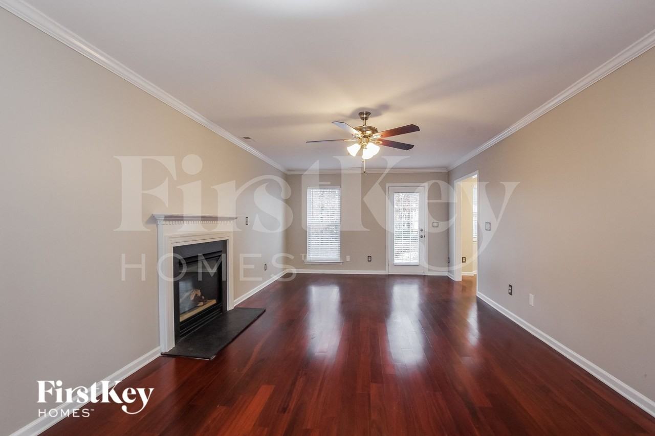 6214 Forest Pond Dr - Photo 4 of 15