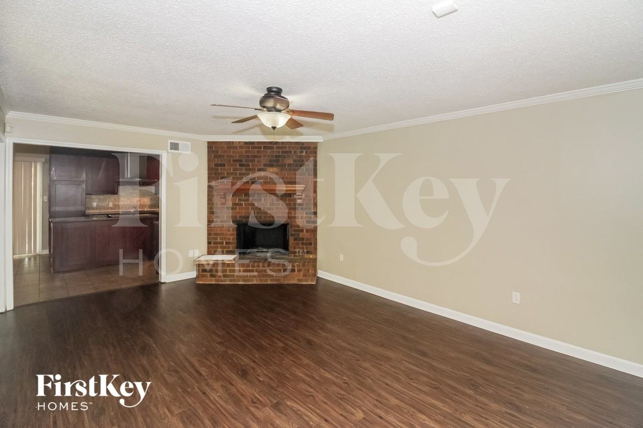 6047 Tiffany Rd - Photo 2 of 15