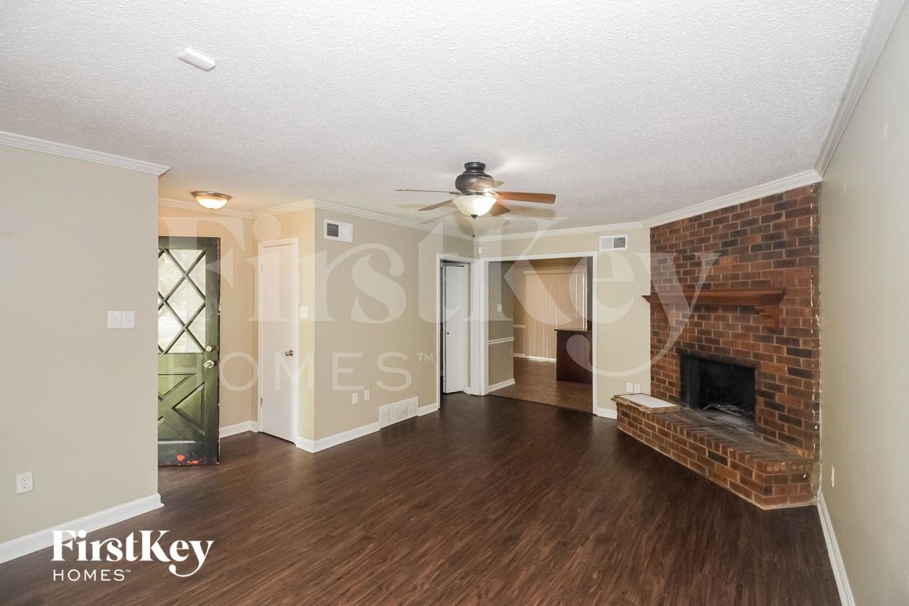 6047 Tiffany Rd - Photo 3 of 15