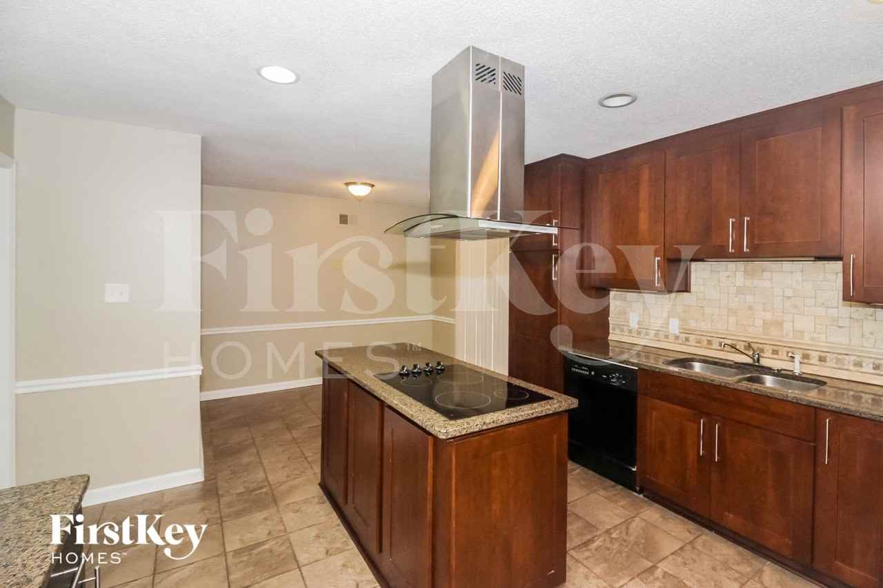 6047 Tiffany Rd - Photo 5 of 15