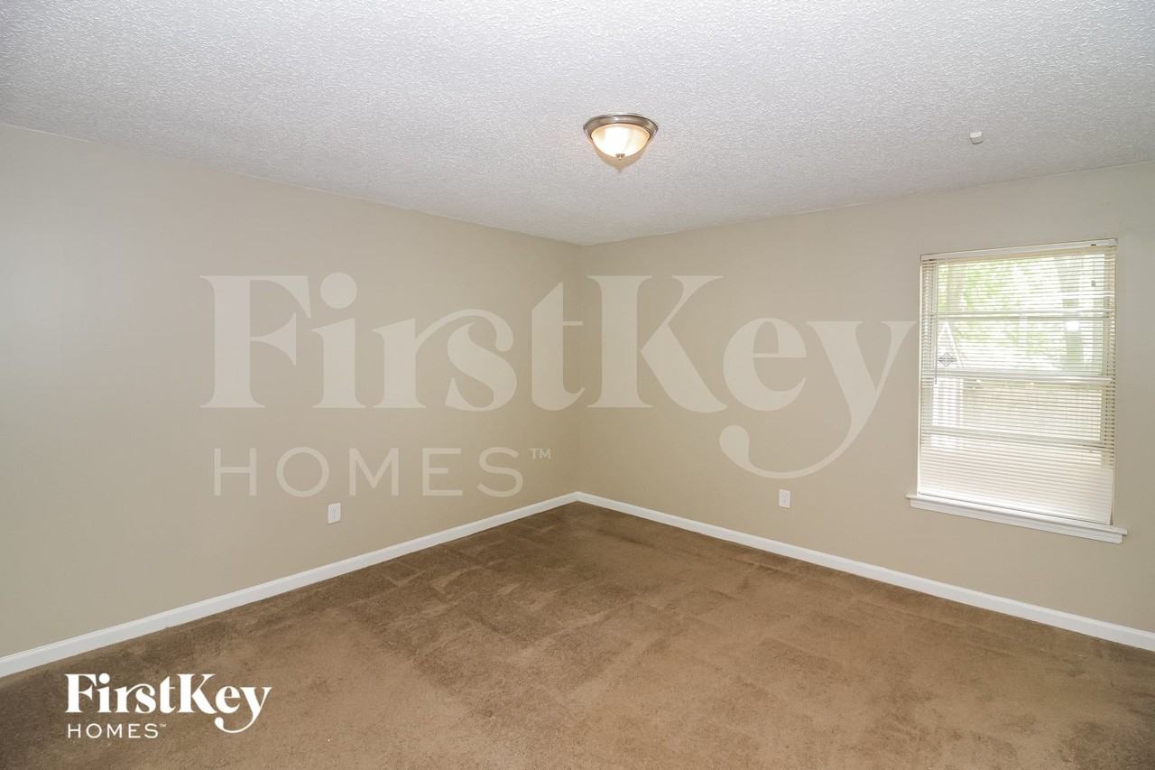 6047 Tiffany Rd - Photo 6 of 15