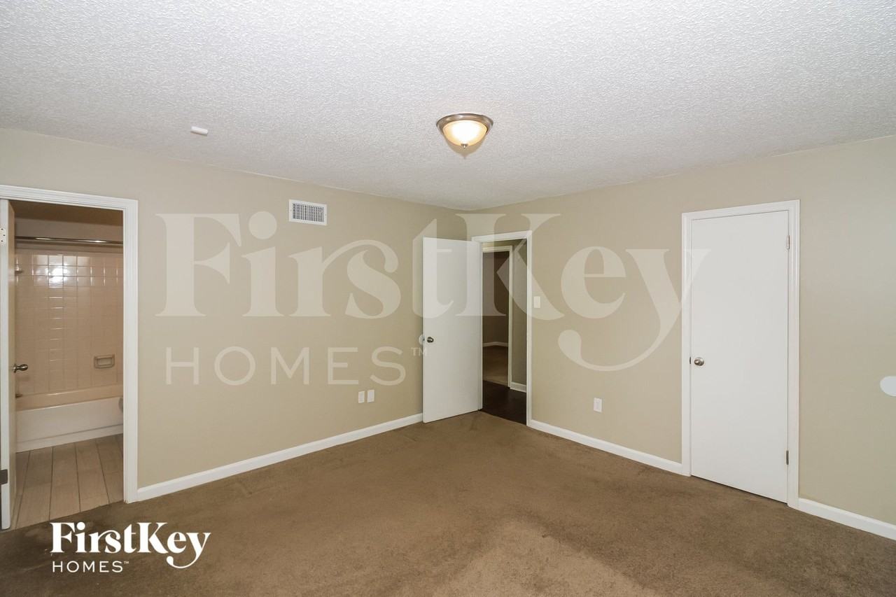 6047 Tiffany Rd - Photo 7 of 15