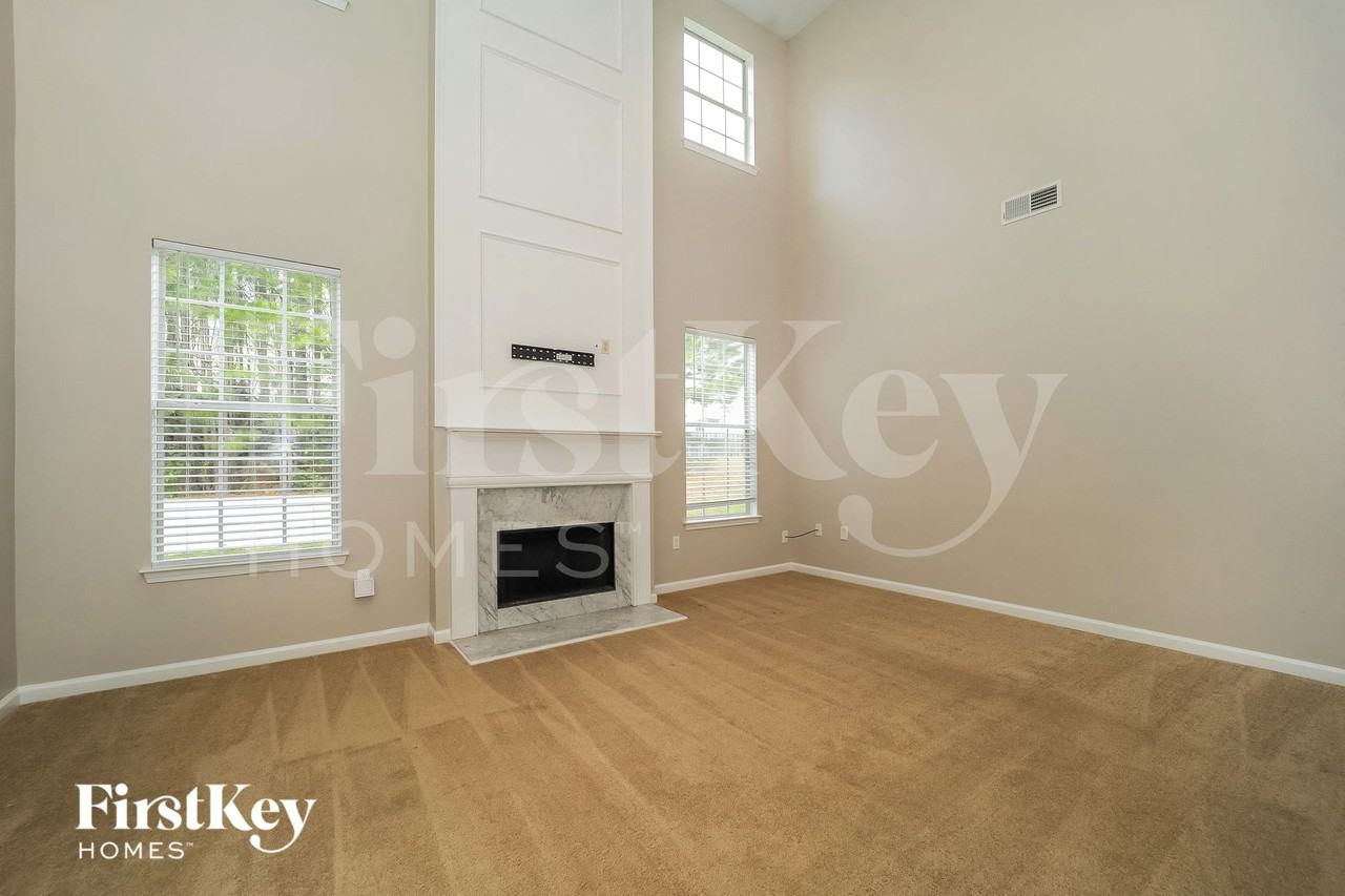 5719 Graywind Trl - Photo 3 of 15