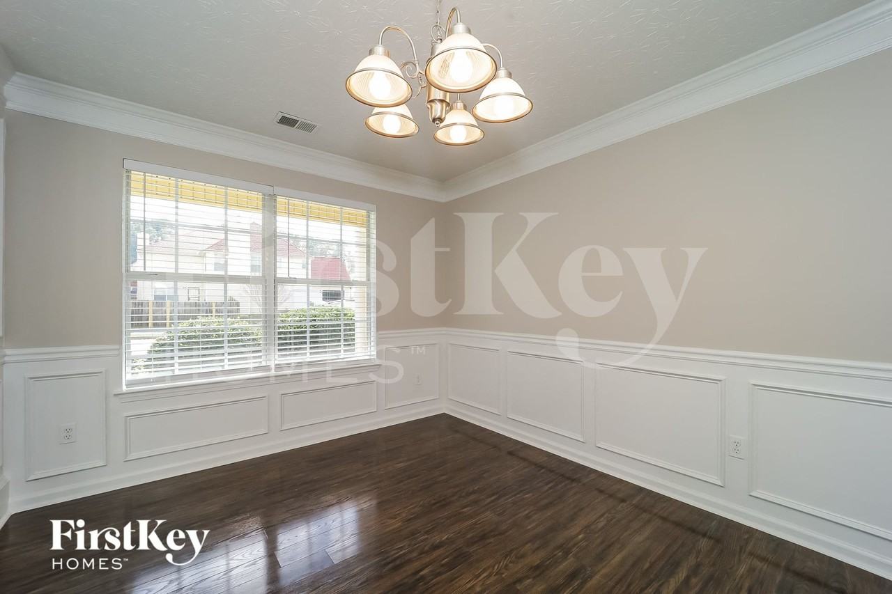 5719 Graywind Trl - Photo 4 of 15