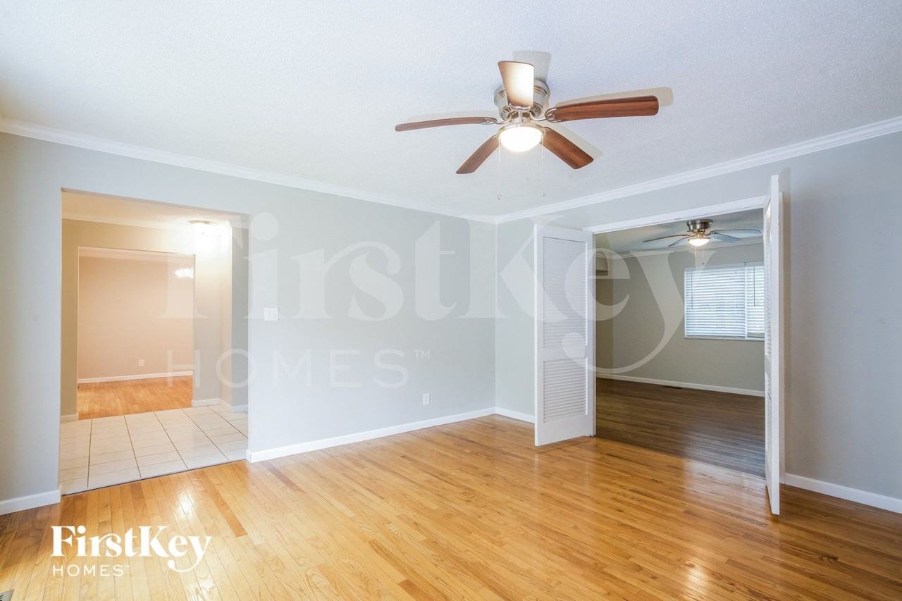 5511 Fireleaf Dr - Photo 3 of 14