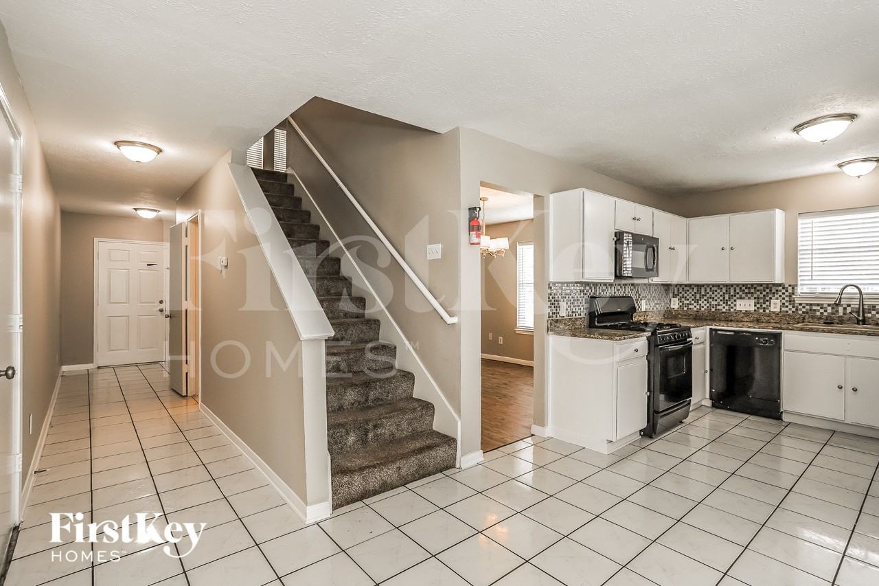 518 Foxglove Dr - Photo 7 of 17