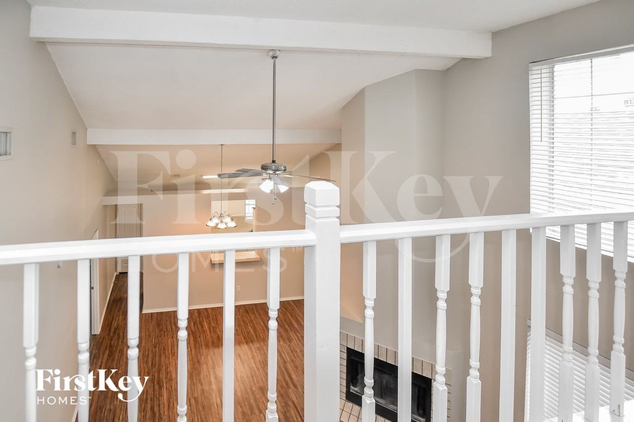 5116 Wedgewood Dr - Photo 3 of 15