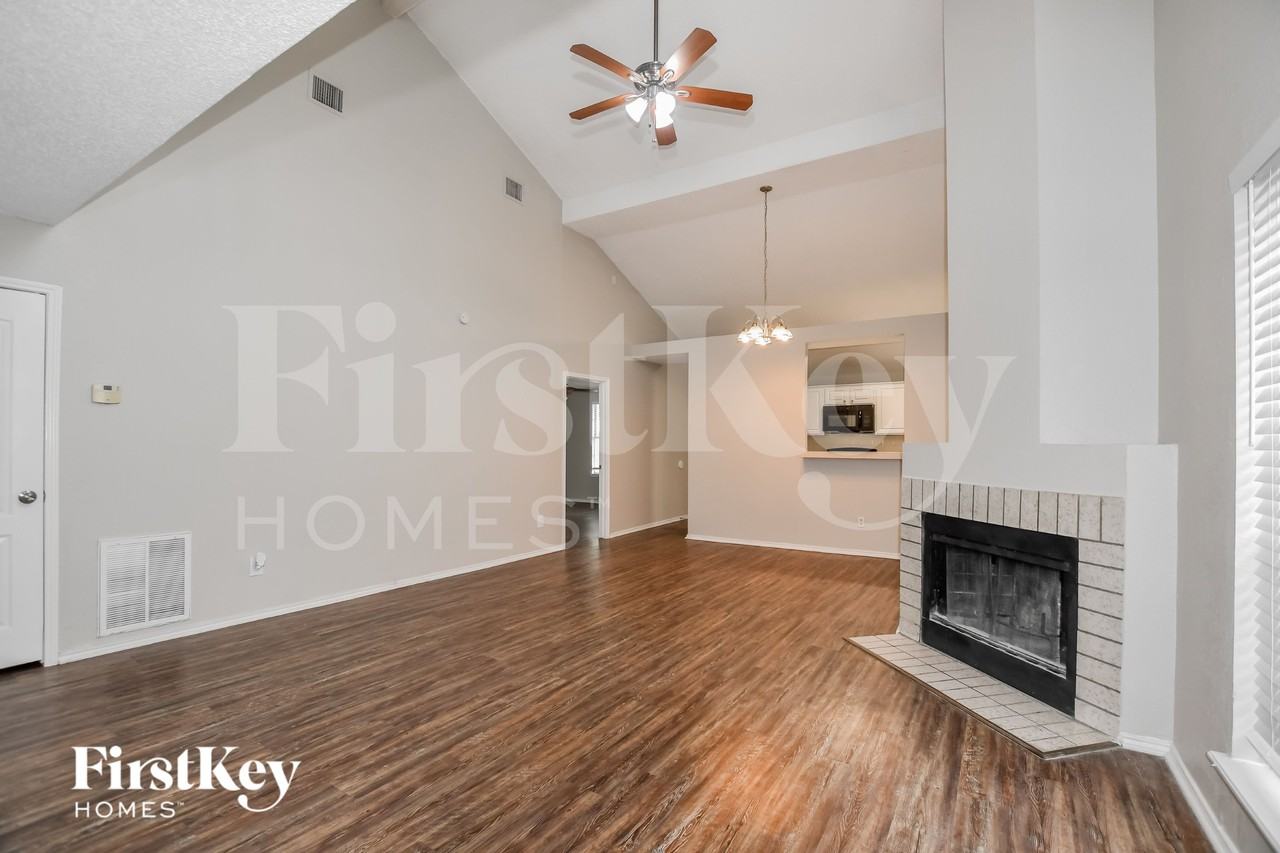 5116 Wedgewood Dr - Photo 4 of 15