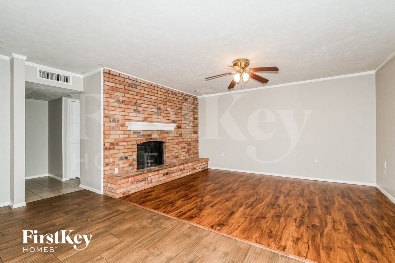 5109 Gilliam Cir - Photo 2 of 15