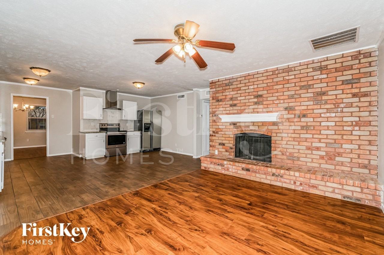 5109 Gilliam Cir - Photo 3 of 15
