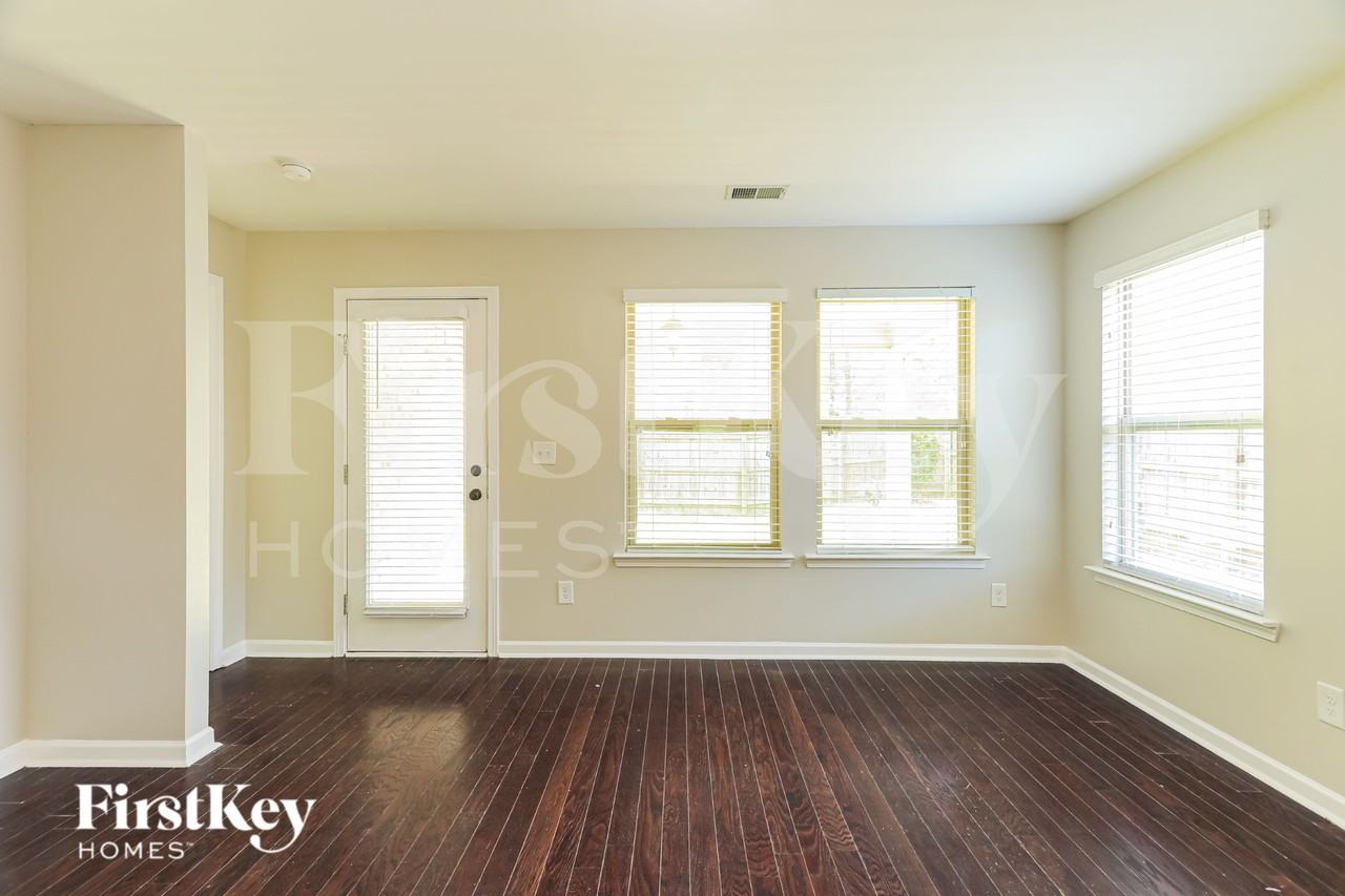 465 W Park Dr - Photo 3 of 19
