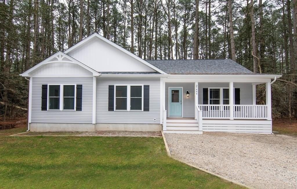 37444 Castaway Dr - Photo 2 of 48
