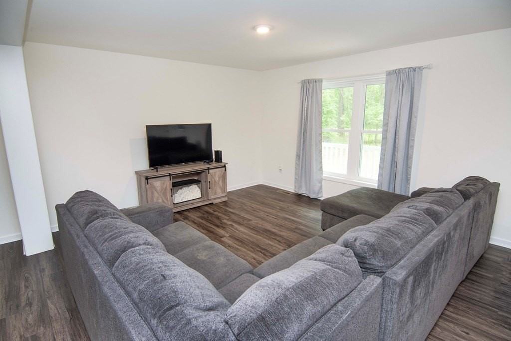 37444 Castaway Dr - Photo 7 of 48