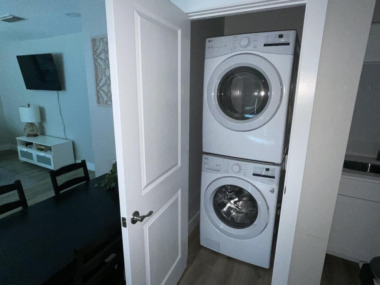 318 Arricola Ave #103 - Photo 4 of 6