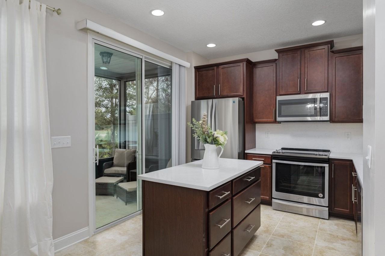 127 Adelanto Ave - Photo 5 of 21