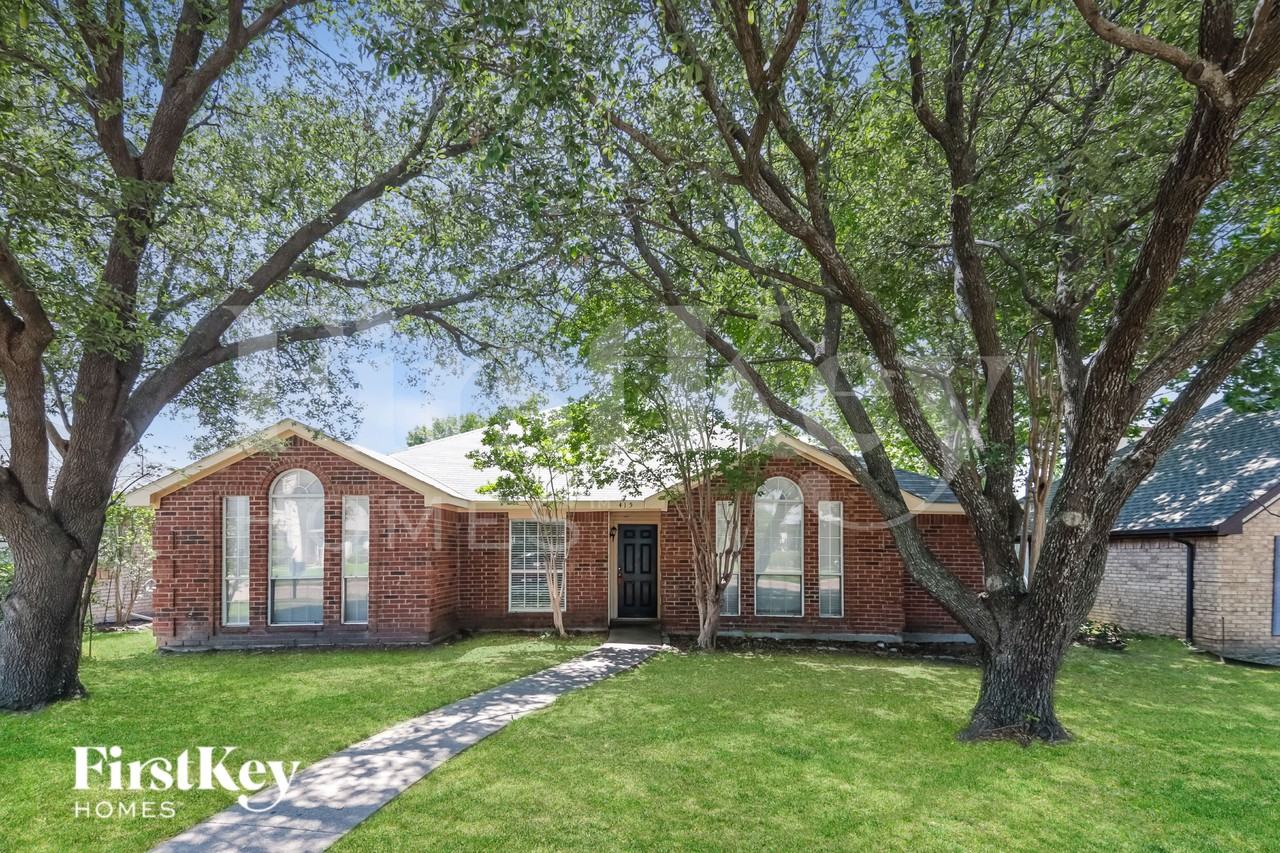 415 N Gaston Dr
