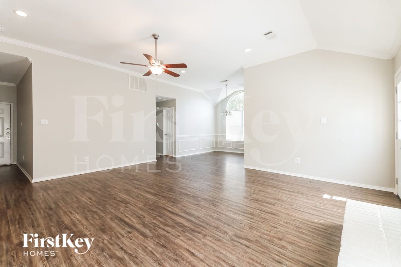 415 N Gaston Dr - Photo 3 of 20