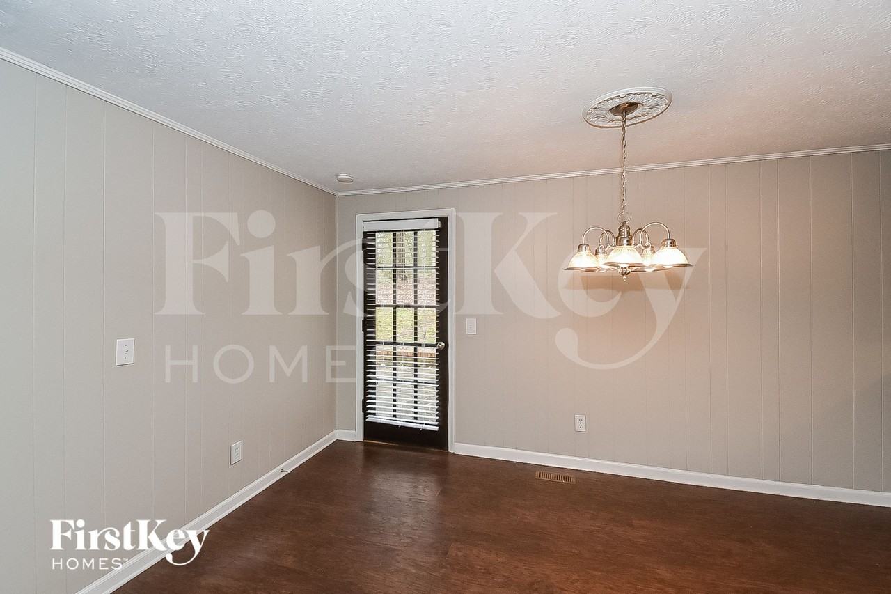 3940 Erica Cir - Photo 4 of 14