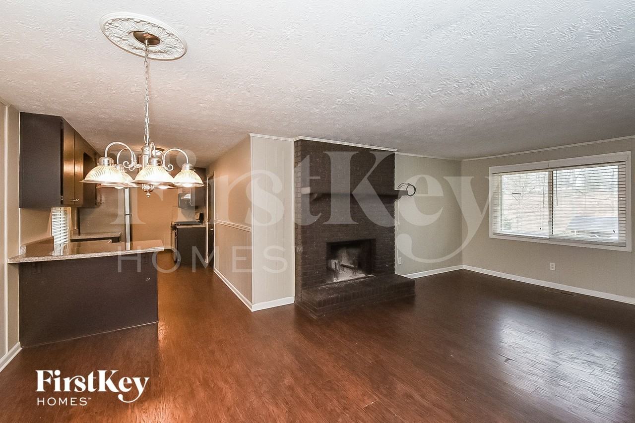 3940 Erica Cir - Photo 5 of 14