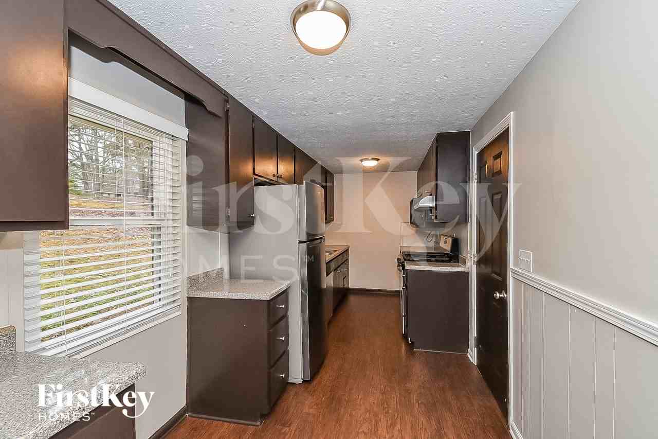 3940 Erica Cir - Photo 6 of 14