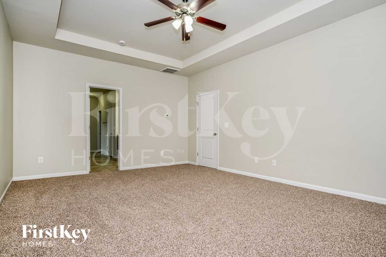 360 Madison Grace Ave - Photo 7 of 16