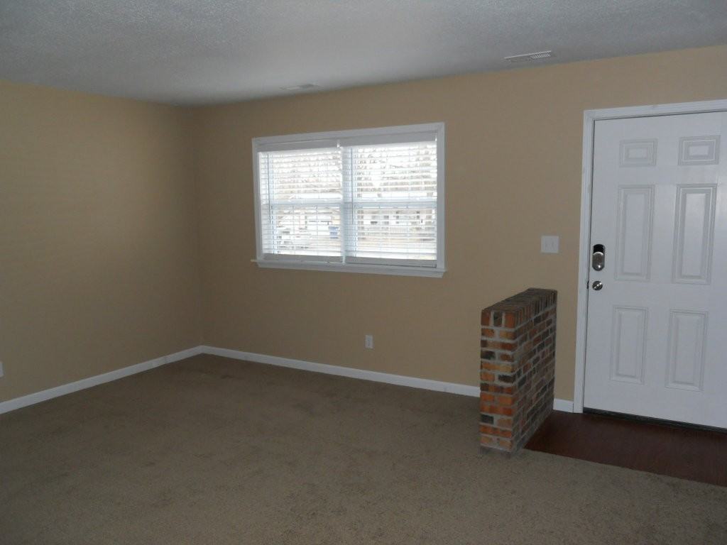 1512 W 26th St - Photo 2 of 8