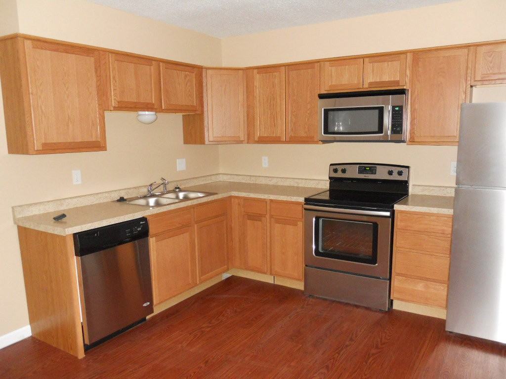1512 W 26th St - Photo 3 of 8