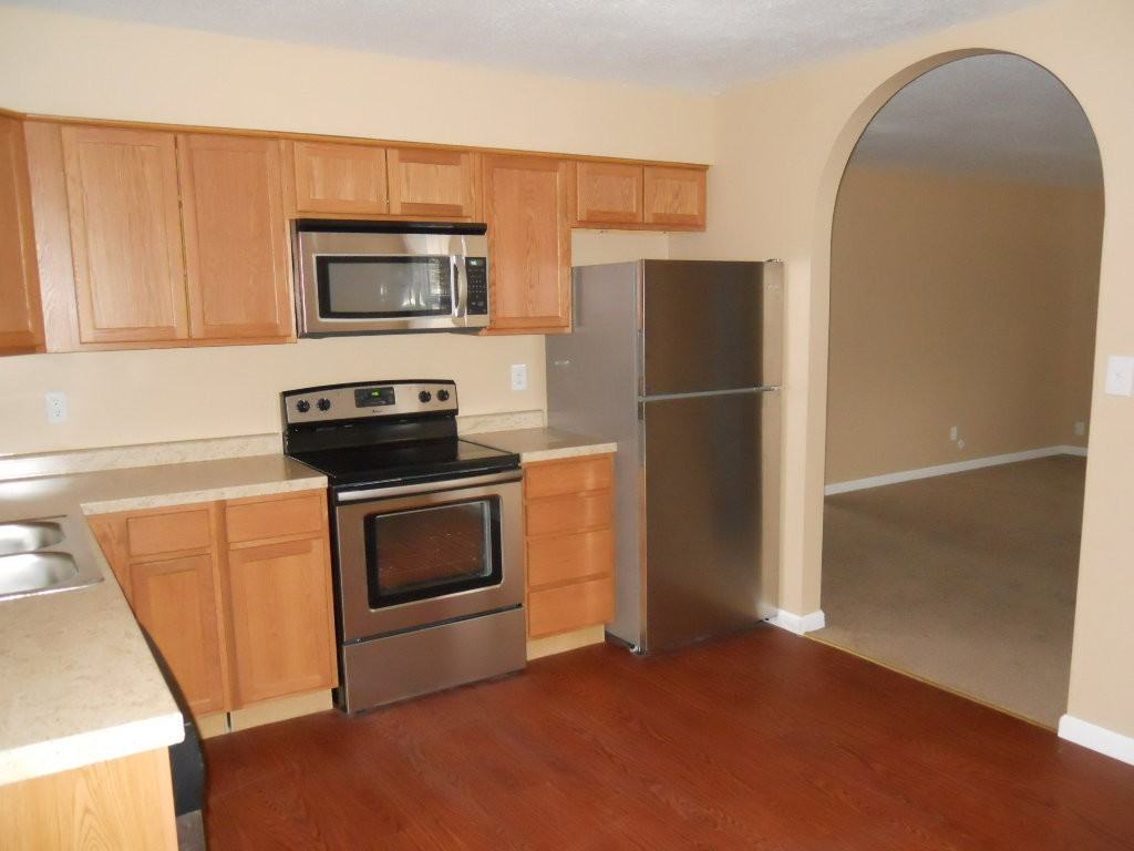 1512 W 26th St - Photo 4 of 8