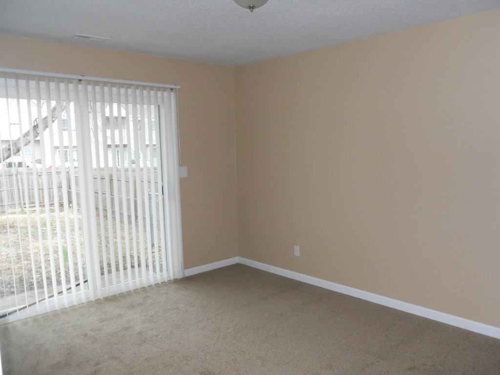 1512 W 26th St - Photo 5 of 8