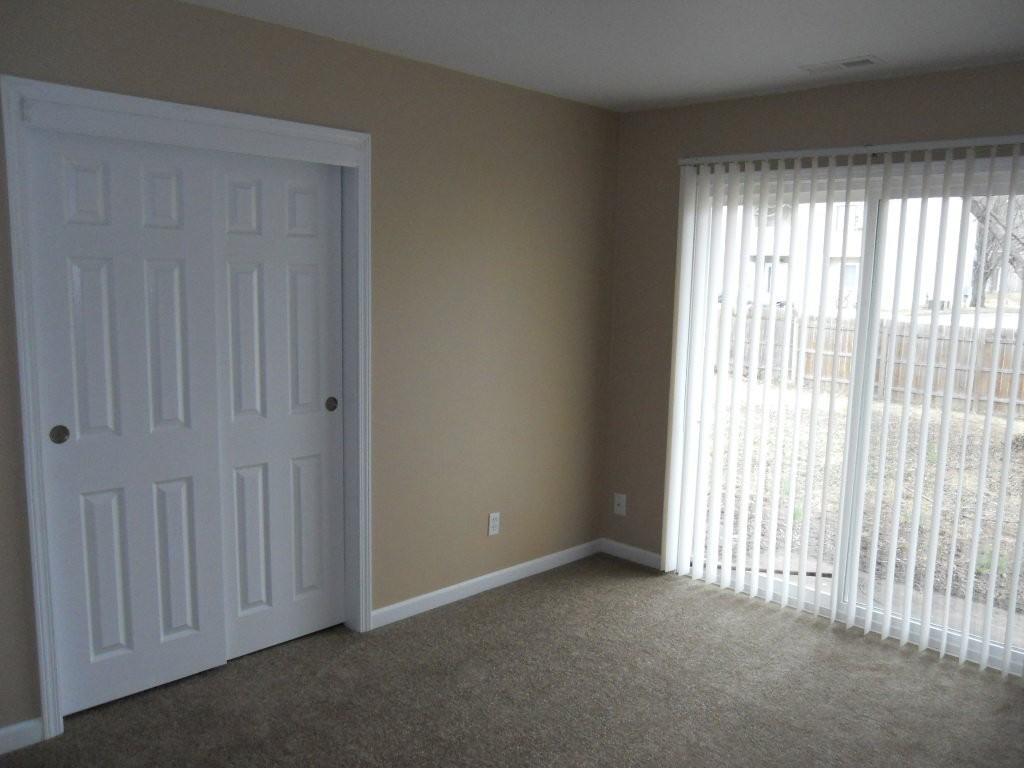 1512 W 26th St - Photo 6 of 8