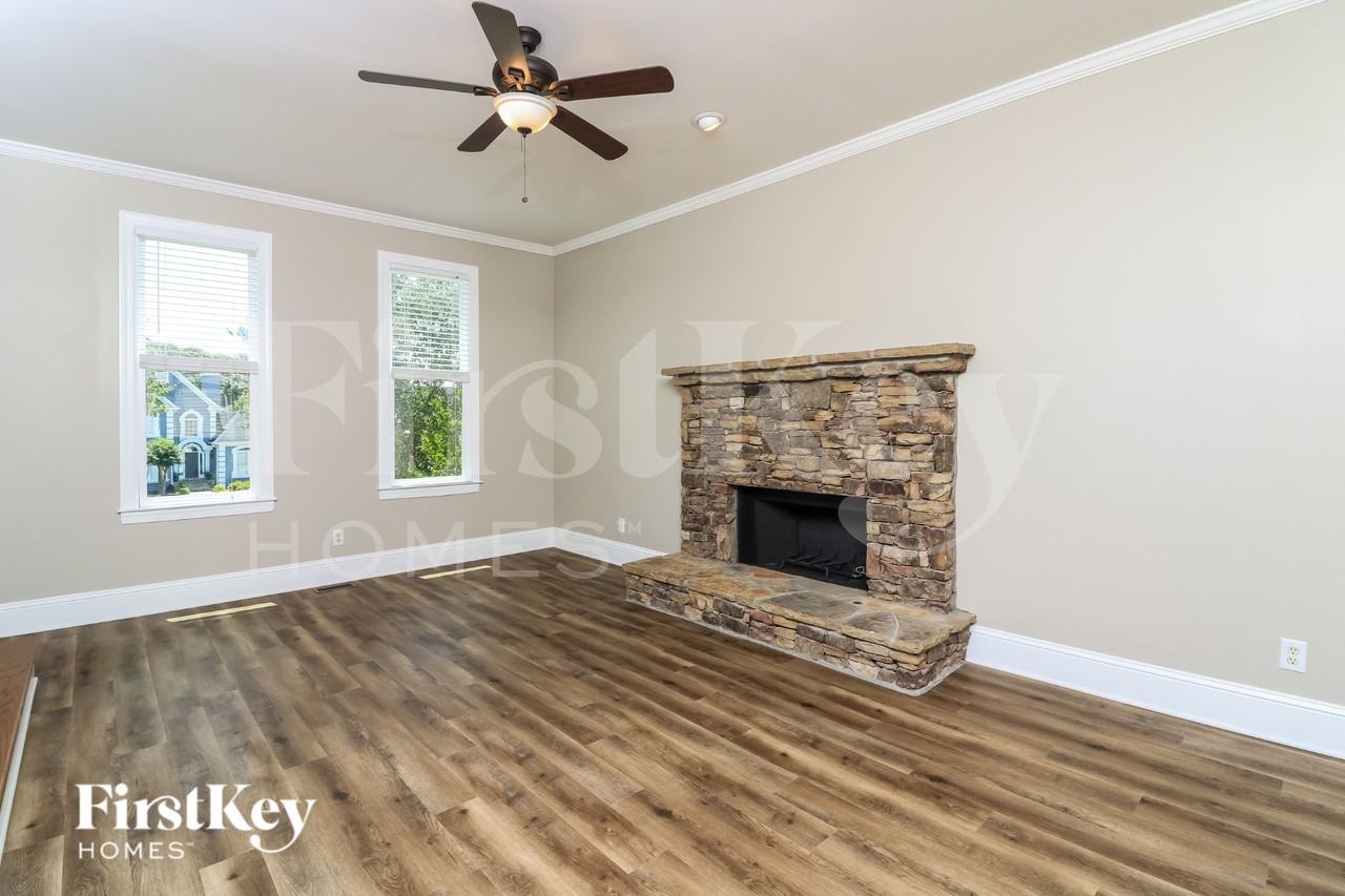 3320 Fairway Bend Dr - Photo 3 of 16