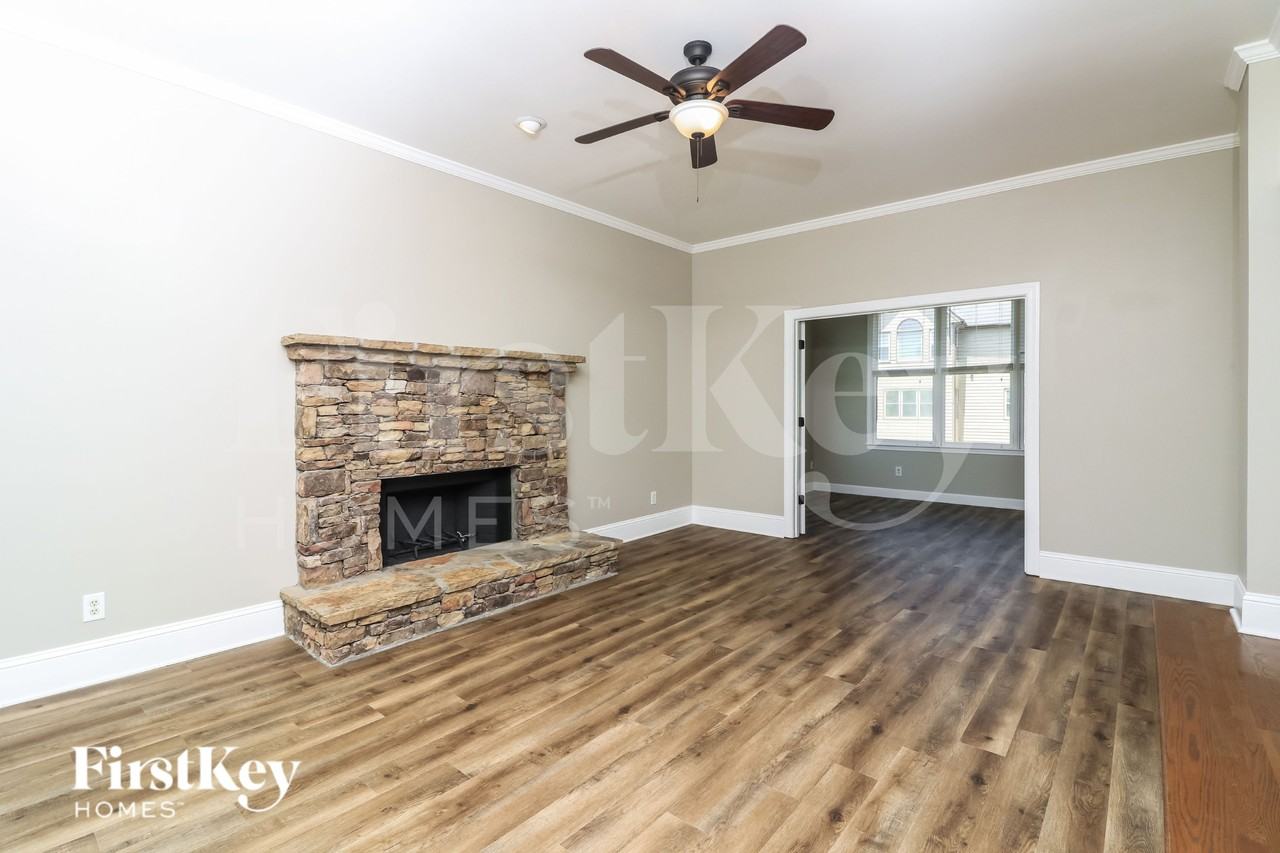 3320 Fairway Bend Dr - Photo 4 of 16